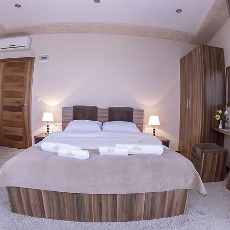 Hotel Semitronix Печ Екстер'єр фото