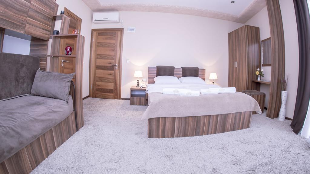 Hotel Semitronix Печ Екстер'єр фото