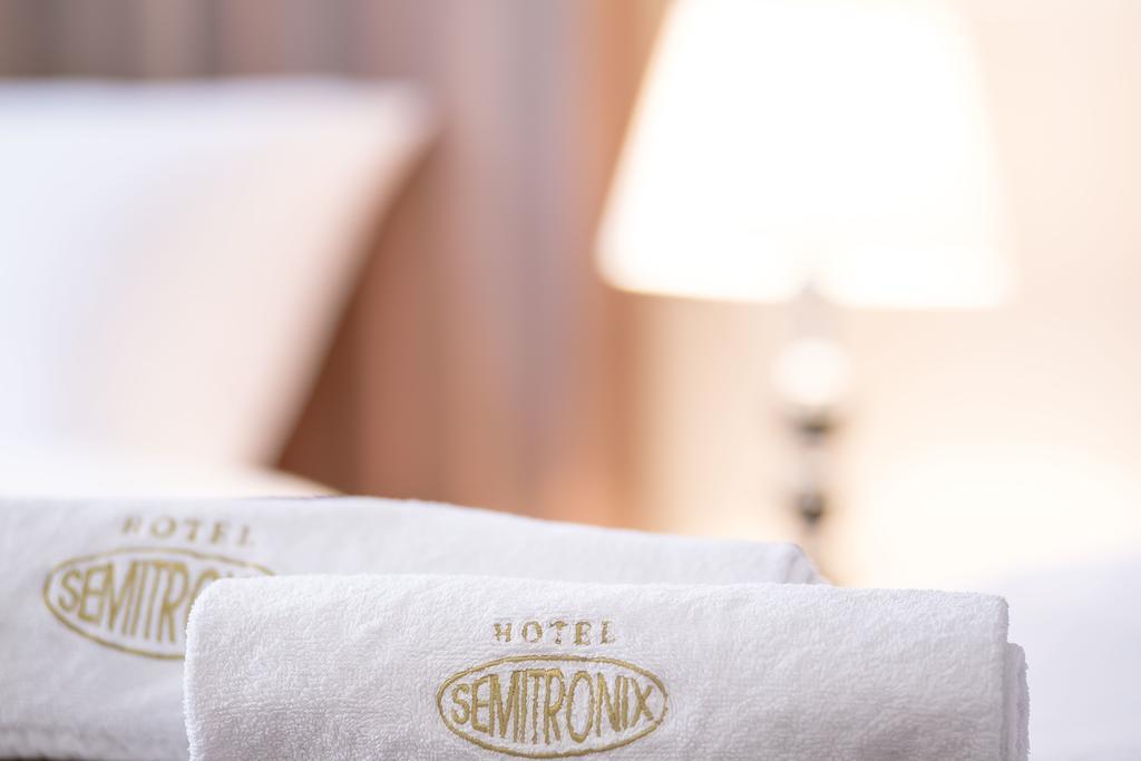 Hotel Semitronix Печ Екстер'єр фото
